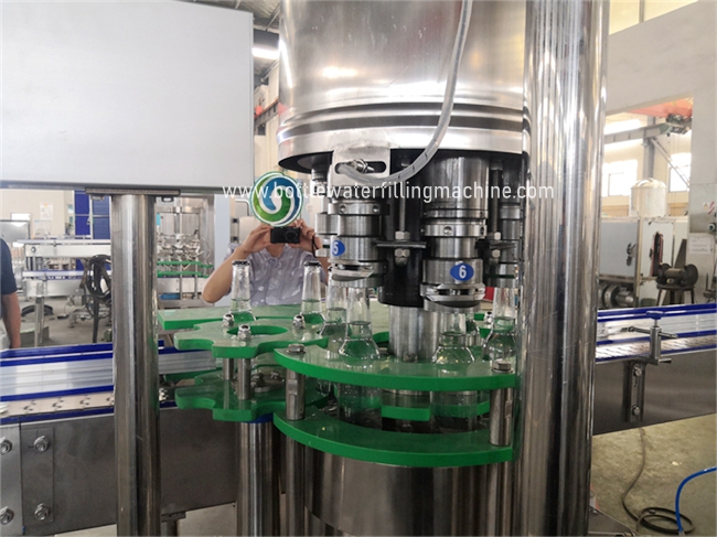 आइसोबैरिक कार्बोनेटेड पेय उत्पादन लाइन, कार्बोनेटेड बॉटलिंग उपकरण समायोज्य गति 2