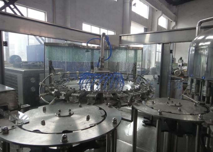 6.57kw पालतू बोतल मिनरल वाटर फिलिंग मशीन 8000-10000bph 0