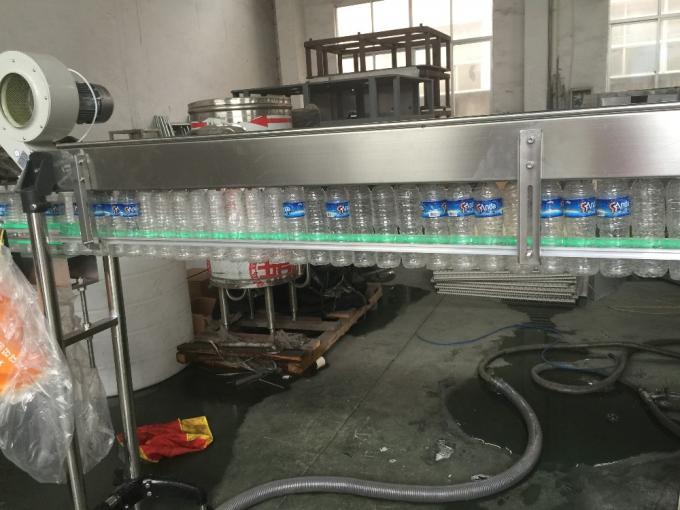 कैपिंग मशीन की कीमत भरने के लिए स्वचालित बॉटलिंग पानी rinsing