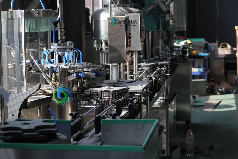 2000 bph Beverage Filling Machine , 500ml Juice PET Bottle Filler Machine